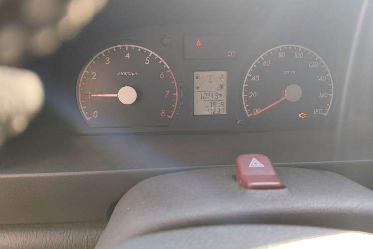 Used Suzuki Wagon R 2016 1.4L Manual Value Model Odometer Close Up