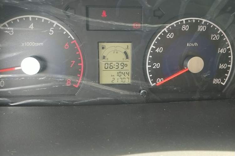 Used Suzuki Wagon R 2016 1.4L Manual Value Model Odometer Close Up
