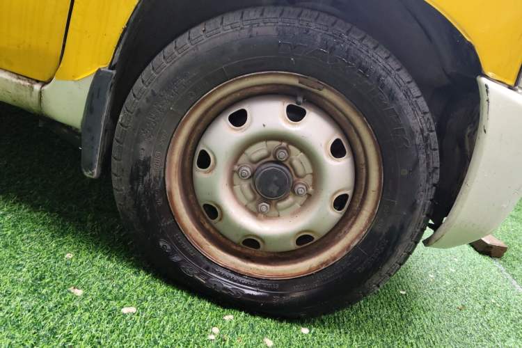 Used Suzuki Wagon R 2016 1.4L Manual Value Model Right Front Wheel Hub