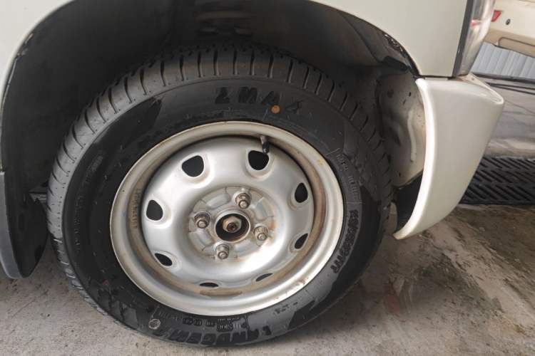 Used Suzuki Wagon R 2016 1.4L Manual Value Model Right Front Wheel Hub