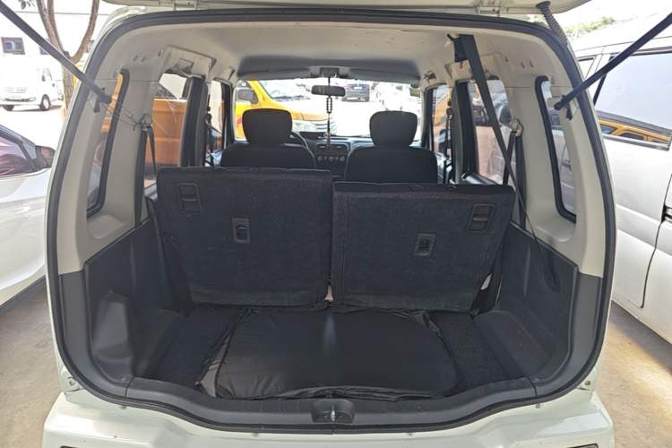 Used Suzuki Wagon R 2016 1.4L Manual Value Model Trunk