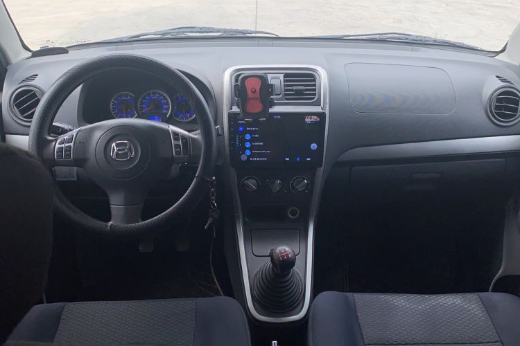 Used Suzuki Wagon R X5 2013 Cruise Edition 1.4L VVT Standard Model Center Console