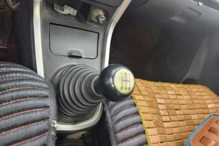 Used Suzuki Wagon R X5 2013 Cruise Edition 1.4L VVT Standard Model Gear Lever