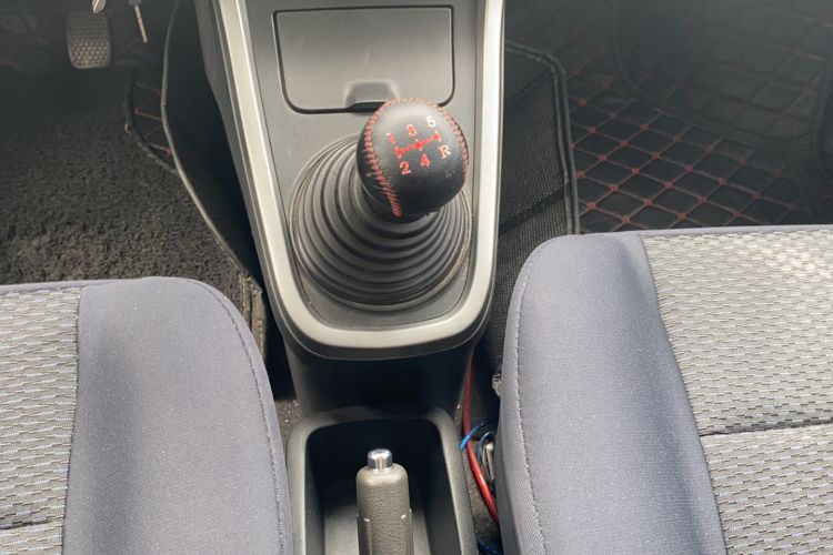 Used Suzuki Wagon R X5 2013 Cruise Edition 1.4L VVT Standard Model Gear Lever