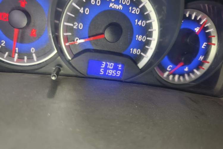 Used Suzuki Wagon R X5 2013 Cruise Edition 1.4L VVT Standard Model Odometer Close Up