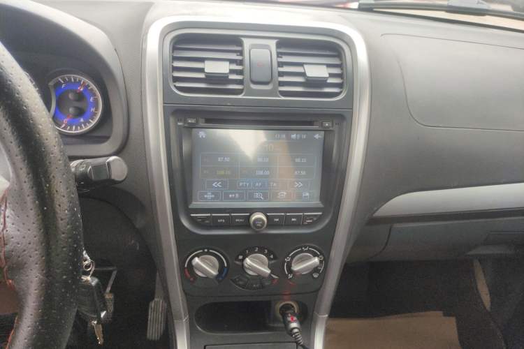 Used Suzuki Wagon R X5 2013 Cruise Edition 1.4L VVT Luxury Model China IV Standard Audio And AC Panel
