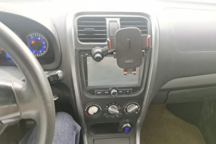 Used Suzuki Wagon R X5 2013 Luxury Edition 1.4L Standard Model Audio And AC Panel