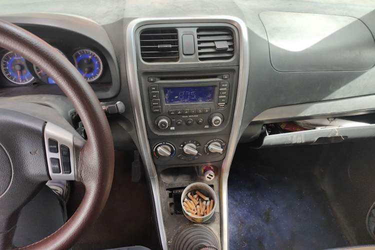 Used Suzuki Wagon R X5 2013 Revised Version 1.4L VVT Cruise Edition Audio And AC Panel