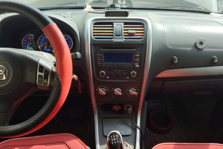 Used Suzuki Wagon R X5 2013 Revised Version 1.4L VVT Cruise Edition Audio And AC Panel