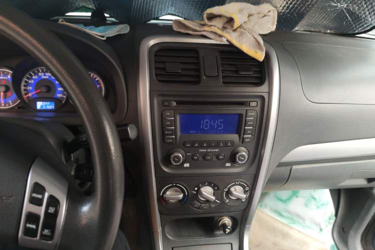 Used Suzuki Wagon R X5 2013 Cruise Edition 1.4L VVT Standard Model Audio And AC Panel