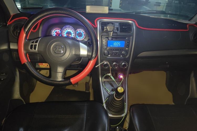 Used Suzuki Wagon R X5 2013 Luxury Edition 1.4L Standard Model Center Console