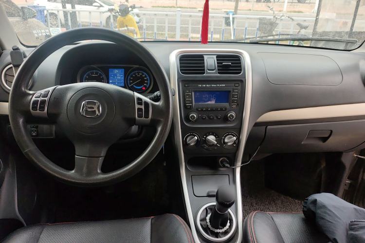 Used Suzuki Wagon R X5 2013 Revised Version 1.4L VVT Cruise Edition Center Console