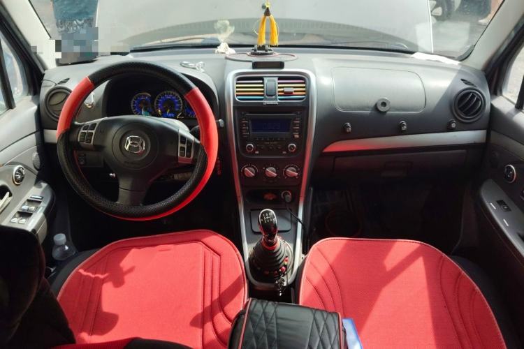 Used Suzuki Wagon R X5 2013 Revised Version 1.4L VVT Cruise Edition Center Console