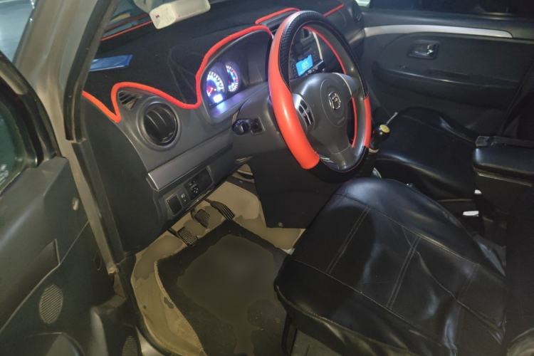 Used Suzuki Wagon R X5 2013 Luxury Edition 1.4L Standard Model Driver Seat