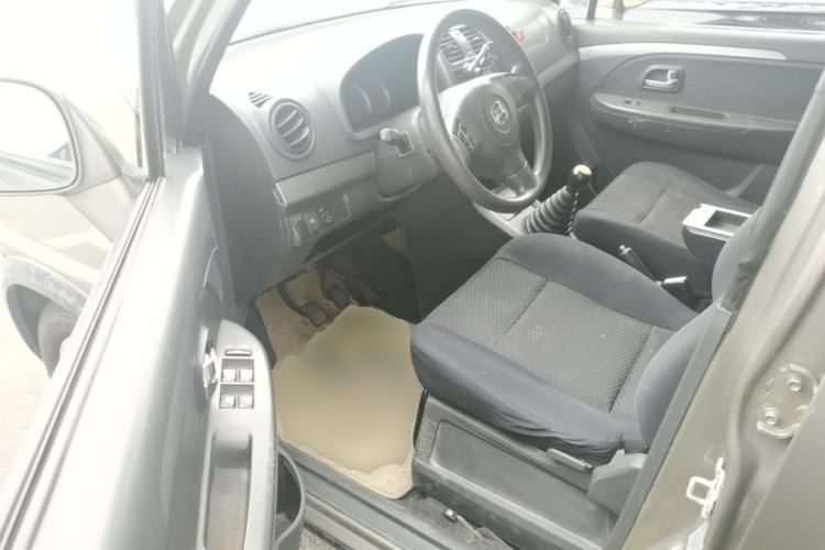Used Suzuki Wagon R X5 2013 Luxury Edition 1.4L Standard Model Driver Seat