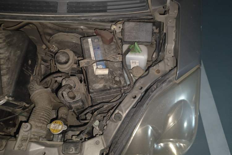 Used Suzuki Wagon R X5 2013 Luxury Edition 1.4L Standard Model Engine Bay Left