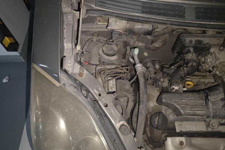 Used Suzuki Wagon R X5 2013 Luxury Edition 1.4L Standard Model Engine Bay Right