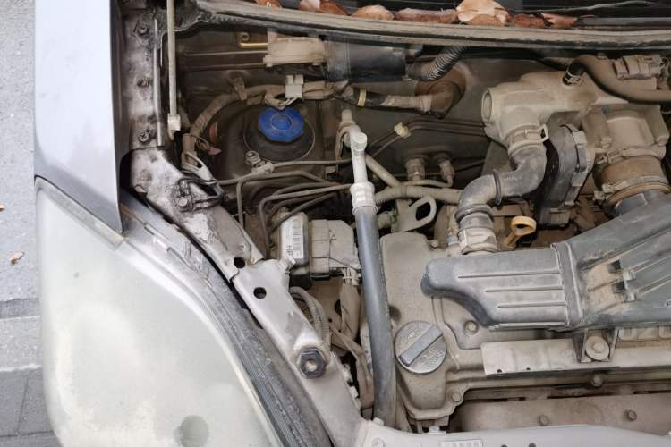 Used Suzuki Wagon R X5 2013 Cruise Edition 1.4L VVT Luxury Model China IV Standard Engine Bay Right