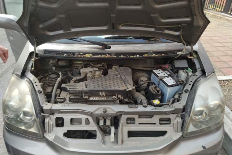 Used Suzuki Wagon R X5 2013 Cruise Edition 1.4L VVT Standard Model Engine Bay