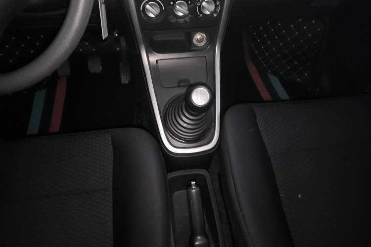Used Suzuki Wagon R X5 2013 Revised Version 1.4L VVT Cruise Edition Gear Lever