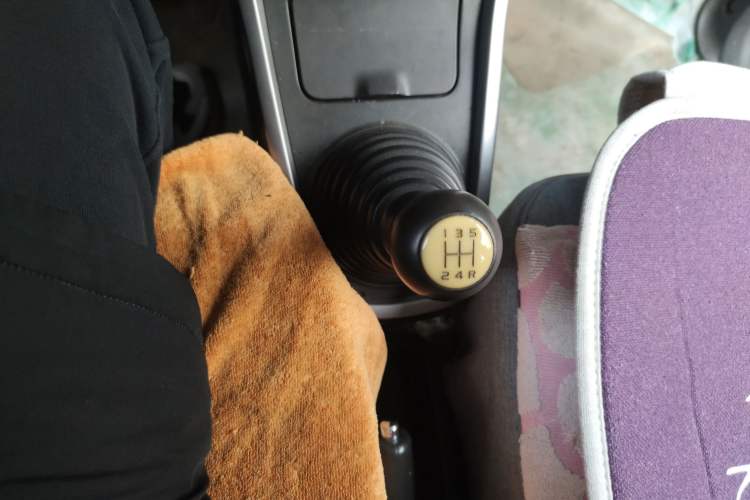 Used Suzuki Wagon R X5 2013 Cruise Edition 1.4L VVT Standard Model Gear Lever