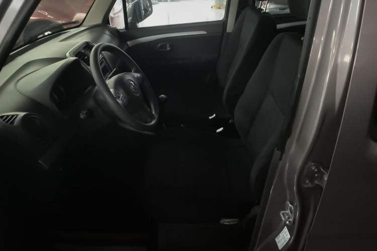 Used Suzuki Wagon R X5 2013 Revised Version 1.4L VVT Cruise Edition Left Front Seat