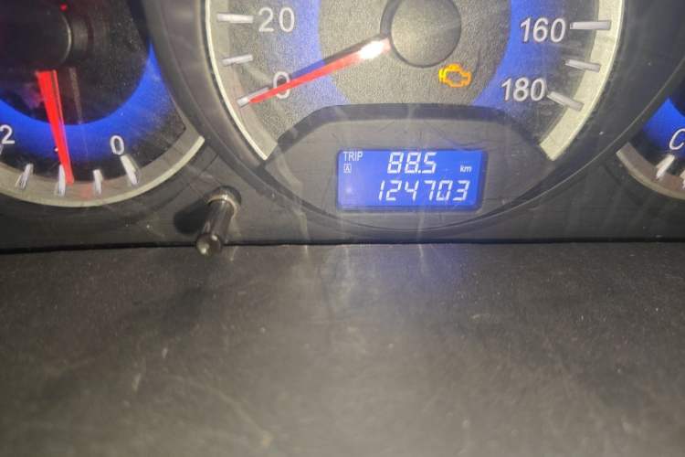 Used Suzuki Wagon R X5 2013 Luxury Edition 1.4L Standard Model Odometer Close Up