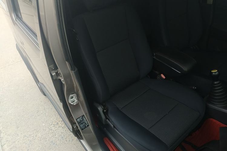 Used Suzuki Wagon R X5 2013 Revised Version 1.4L VVT Cruise Edition Right Front Seat
