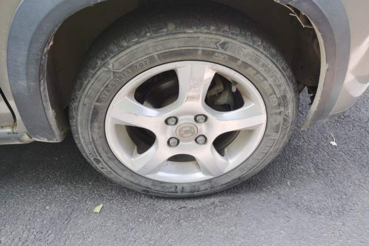 Used Suzuki Wagon R X5 2013 Revised Version 1.4L VVT Cruise Edition Right Front Wheel Hub