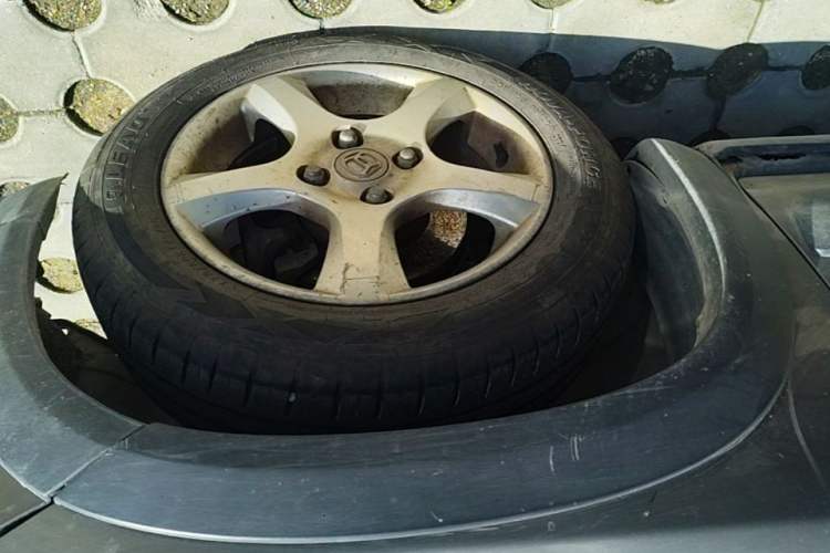 Used Suzuki Wagon R X5 2013 Revised Version 1.4L VVT Cruise Edition Right Front Wheel Hub