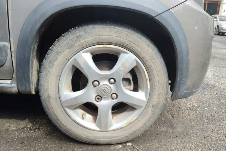 Used Suzuki Wagon R X5 2013 Revised Version 1.4L VVT Cruise Edition Right Front Wheel Hub