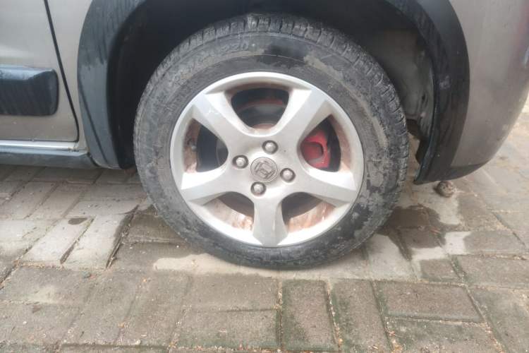 Used Suzuki Wagon R X5 2013 Revised Version 1.4L VVT Cruise Edition Right Front Wheel Hub