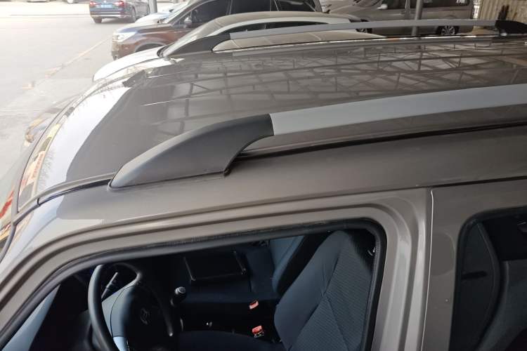 Used Suzuki Wagon R X5 2013 Cruise Edition 1.4L VVT Standard Model Roof