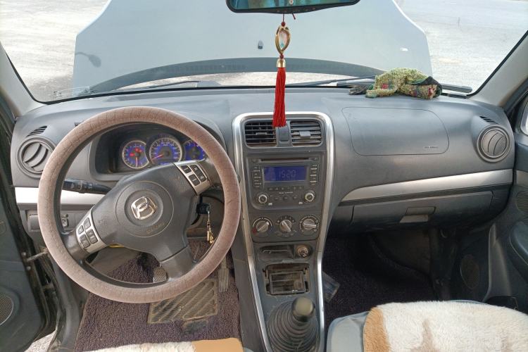 Used Suzuki Wagon R X5 2013 Cruise Edition 1.4L VVT Luxury Model China IV Standard Center Console