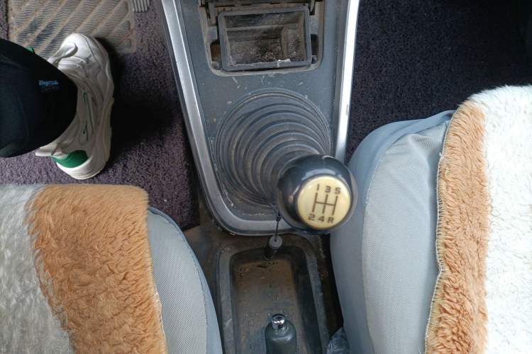 Used Suzuki Wagon R X5 2013 Cruise Edition 1.4L VVT Luxury Model China IV Standard Gear Lever