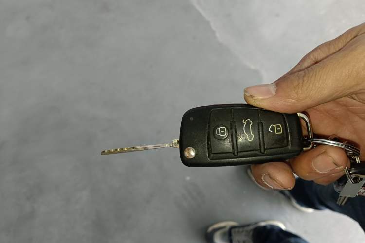 Used Suzuki Wagon R X5 2013 Revised Version 1.4L VVT Cruise Edition Vehicle Key
