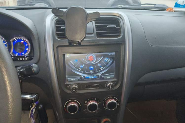 Used Suzuki Wagon R X5 2013 Cruise Edition 1.4L VVT Standard Model Audio And AC Panel