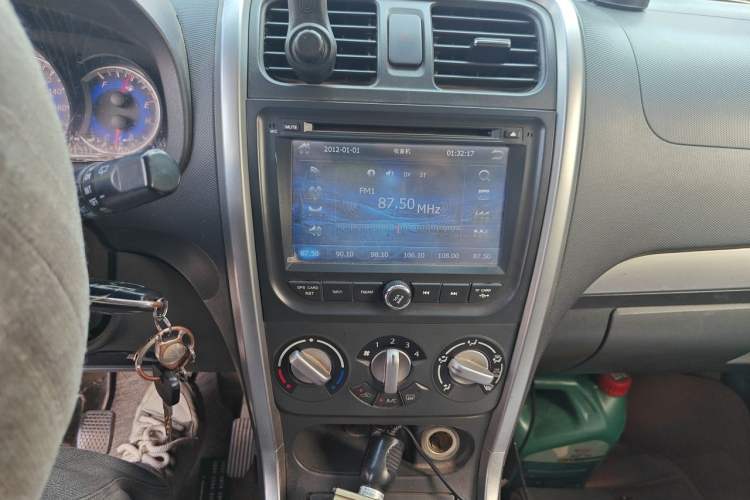 Used Suzuki Wagon R X5 2013 Cruise Edition 1.4L VVT Standard Model Audio And AC Panel