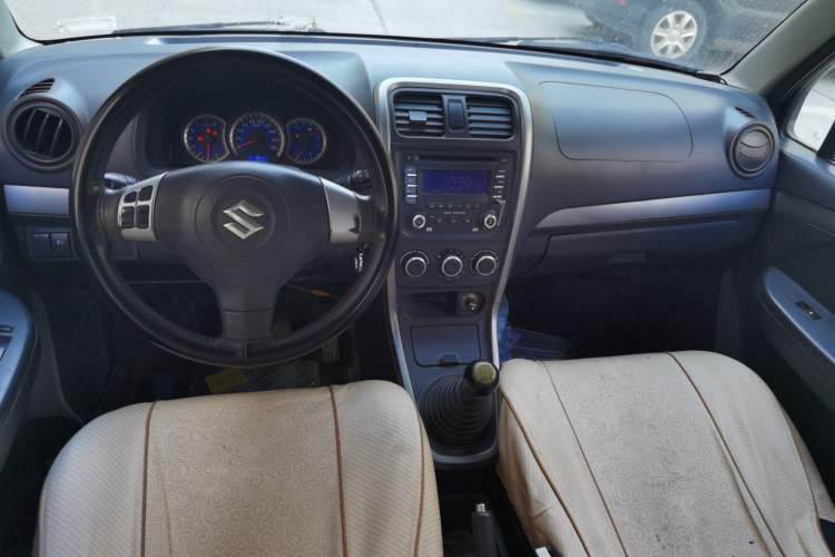 Used Suzuki Wagon R X5 2013 Luxury Edition 1.4L Standard Model Center Console