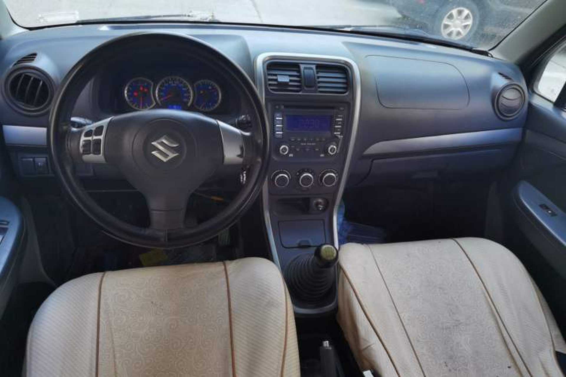 Used Suzuki Wagon R X5 2013 Luxury Edition 1.4L Standard Model Center Console
