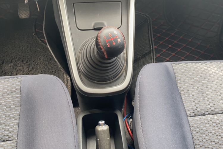 Used Suzuki Wagon R X5 2013 Revised Version 1.4L VVT Cruise Edition Gear Lever