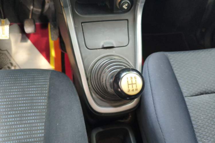 Used Suzuki Wagon R X5 2013 Revised Version 1.4L VVT Cruise Edition Gear Lever