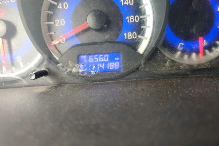 Used Suzuki Wagon R X5 2013 Cruise Edition 1.4L VVT Standard Model Odometer Close Up