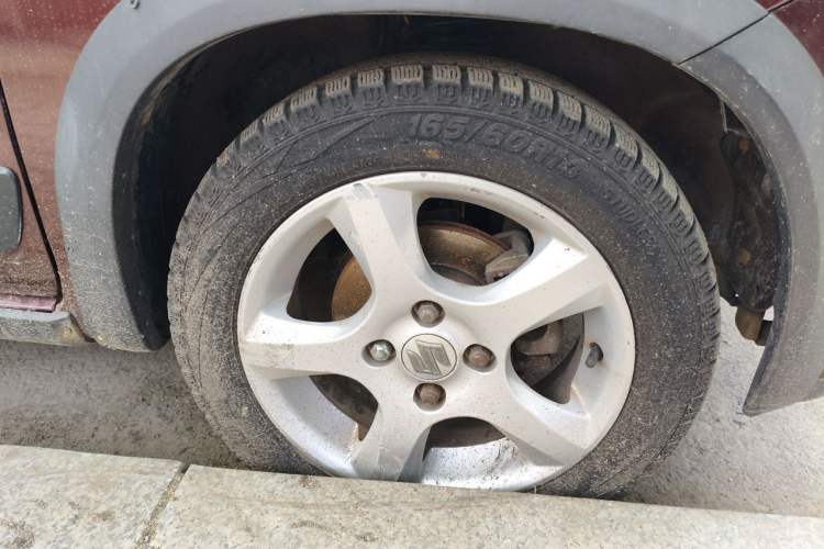 Used Suzuki Wagon R X5 2013 Revised Version 1.4L VVT Cruise Edition Right Front Wheel Hub