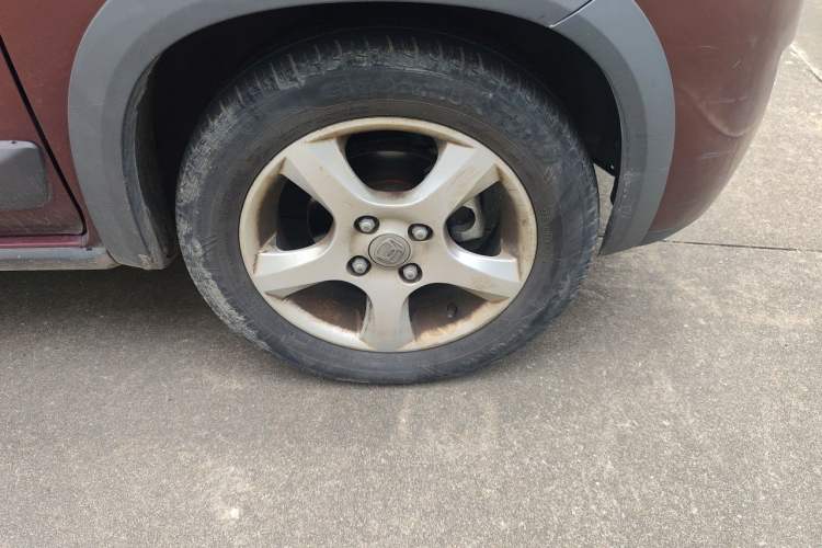 Used Suzuki Wagon R X5 2013 Cruise Edition 1.4L VVT Standard Model Right Front Wheel Hub