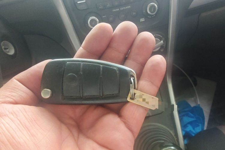Used Suzuki Wagon R X5 2013 Cruise Edition 1.4L VVT Standard Model Vehicle Key