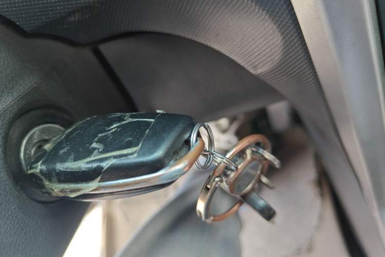 Used Suzuki Wagon R X5 2013 Cruise Edition 1.4L VVT Standard Model Vehicle Key