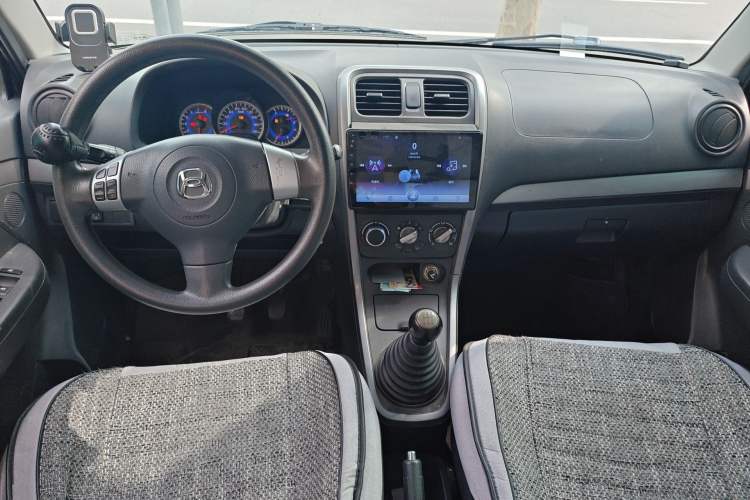 Used Suzuki Wagon R X5 2013 Luxury Edition 1.4L Standard Model Center Console