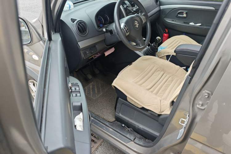 Used Suzuki Wagon R X5 2013 Luxury Edition 1.4L Standard Model Driver Seat