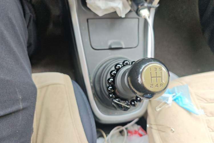 Used Suzuki Wagon R X5 2013 Luxury Edition 1.4L Standard Model Gear Lever